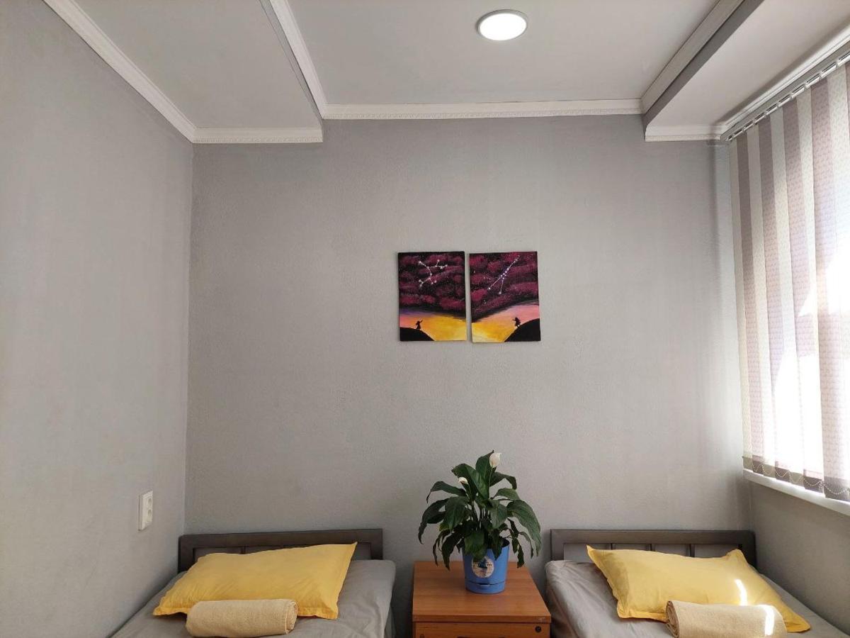 Downtown Homestay Biškek Exteriér fotografie